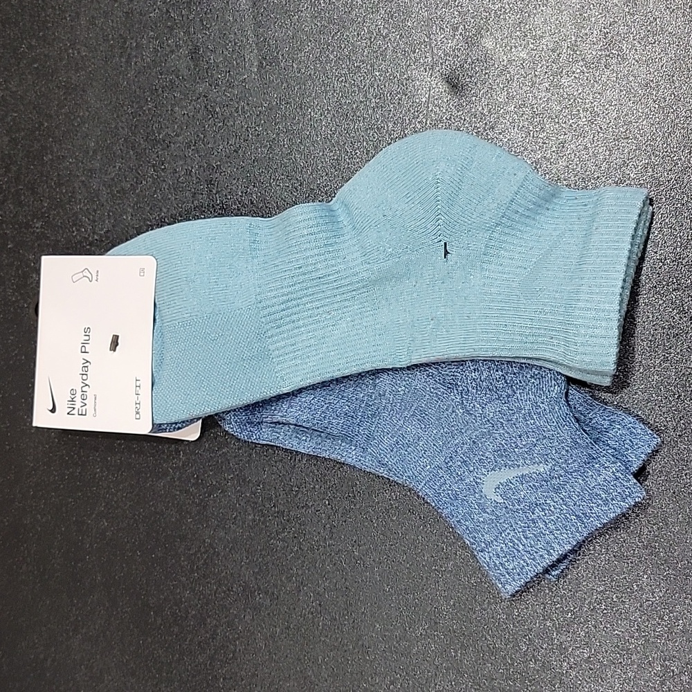 NWT UNISEX NIKE  2 PAIR PACK EVERYDAY PLUS DRI-FIT  ANKLE SOCKS
